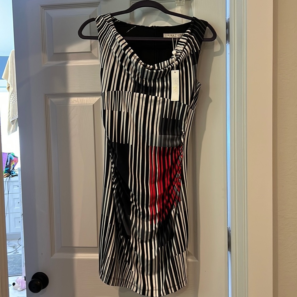 NWT Trina Turk black white red grey geometric ruched waist dress lightweight 0